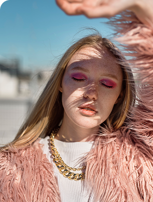 Model met sieraden